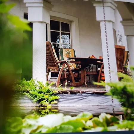 Privatunterkunft Adax With Huge Garden, Swimming Pool And Bbq
