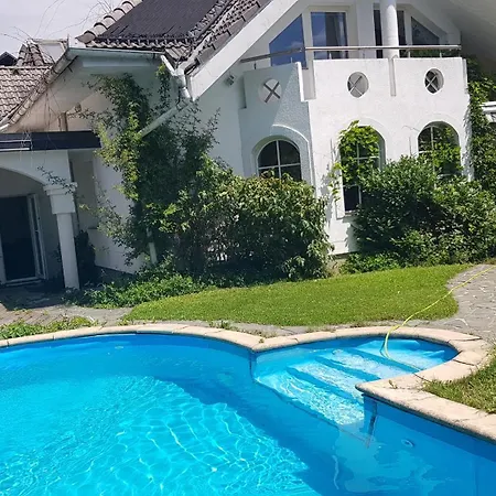 Adax With Huge Garden, Swimming Pool And Bbq Homestay