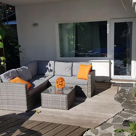 Homestay Adax With Huge Garden, Swimming Pool And Bbq