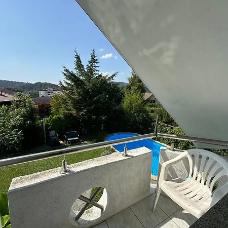 Accommodatie bij particulieren Adax With Huge Garden, Swimming Pool And Bbq