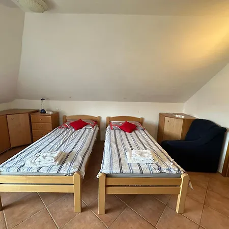 Adax With Huge Garden, Swimming Pool And Bbq * Lublaň