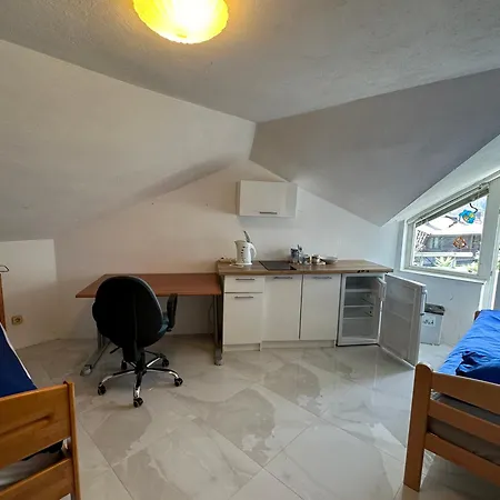 Adax With Huge Garden, Swimming Pool And Bbq * Lublaň