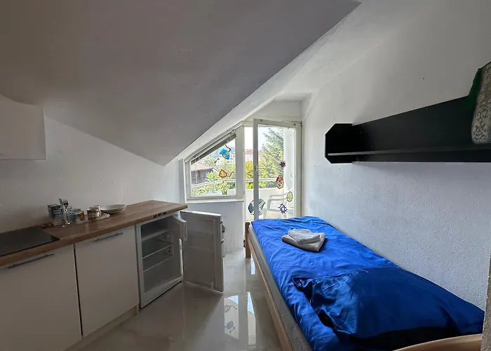 Adax With Huge Garden, Swimming Pool And Bbq Alloggio in famiglia *